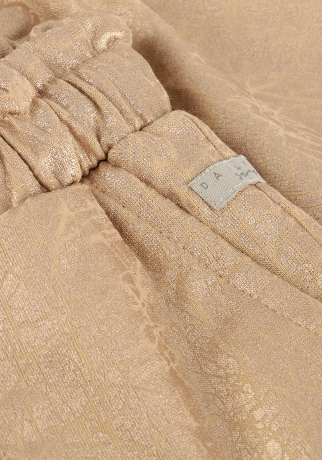 DAILY7 Pantalon courte FANCY PAPERBAG SHORT en or - large