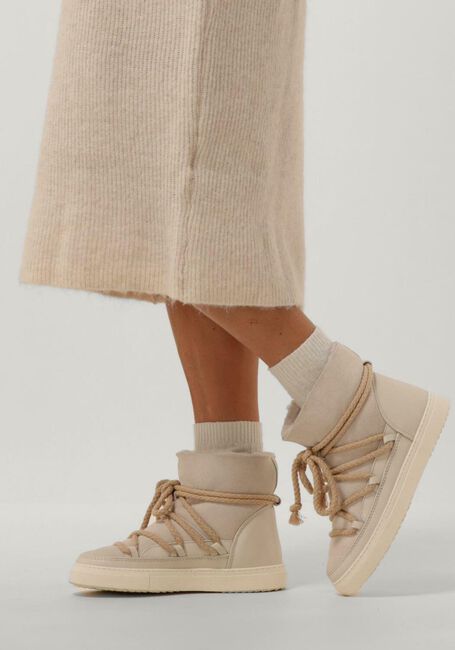 INUIKII CLASSIC Bottes fourrure en blanc - large
