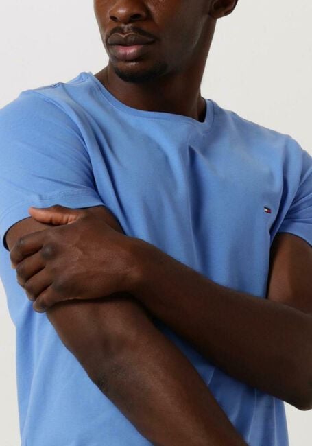 TOMMY HILFIGER T-shirt STRETCH SLIM FIT TEE en bleu - large