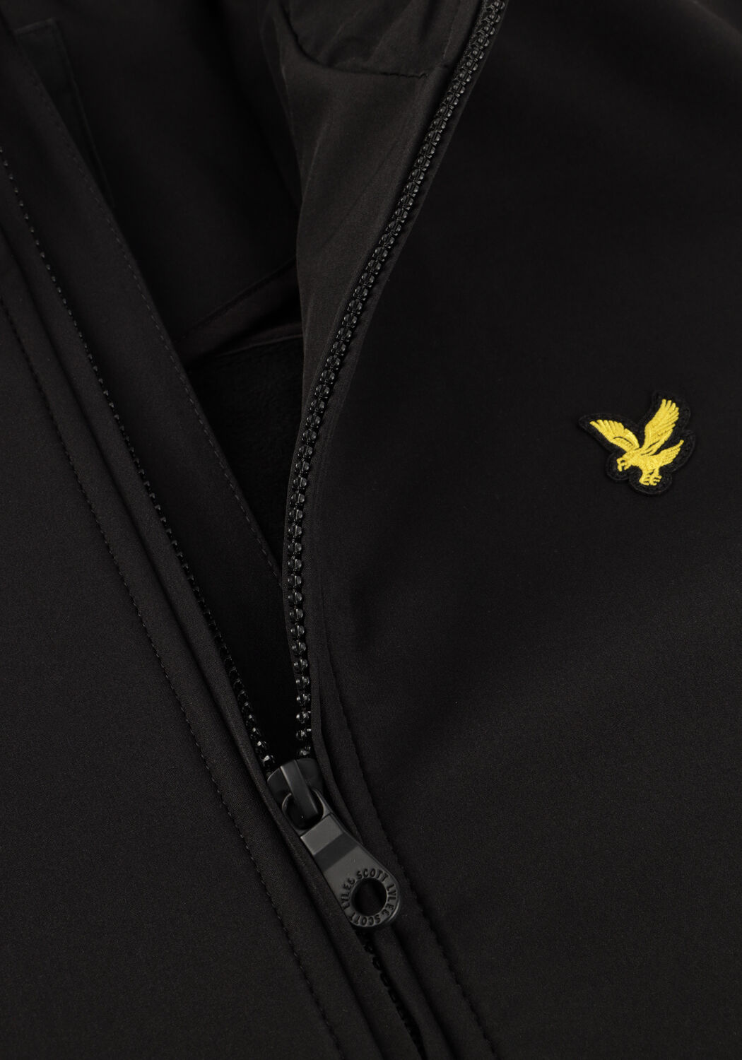 LYLE & SCOTT Jack FLEECE BACK SOFTSHELL en noir - large