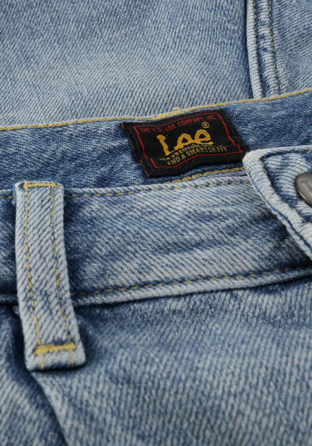 LEE PLEATED SHORT L37QHLB20 Pantalons en bleu - large