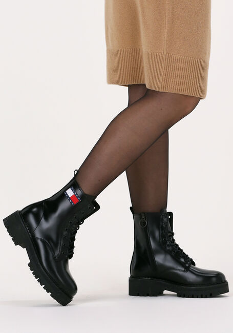 TOMMY JEANS Bottines à lacets URBAN LACE UP en noir - large