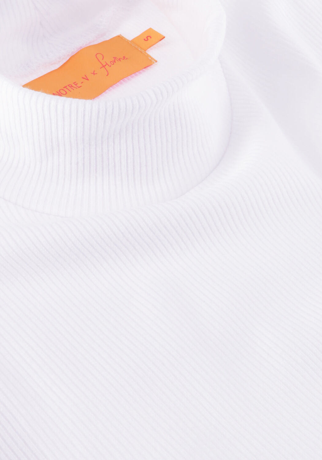 NOTRE-V Haut X FLORINE - SIGAL TOP en blanc - large