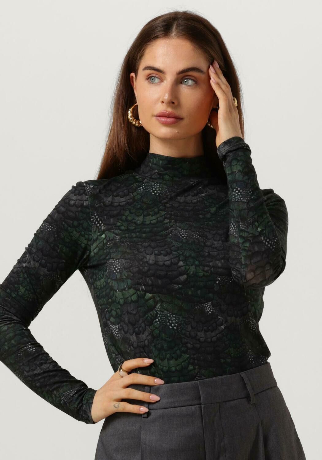 Groene SCOTCH SODA Coltrui ALL OVER PRINTED MOCKNECK LONGSLEEVE T SHIRT Omoda