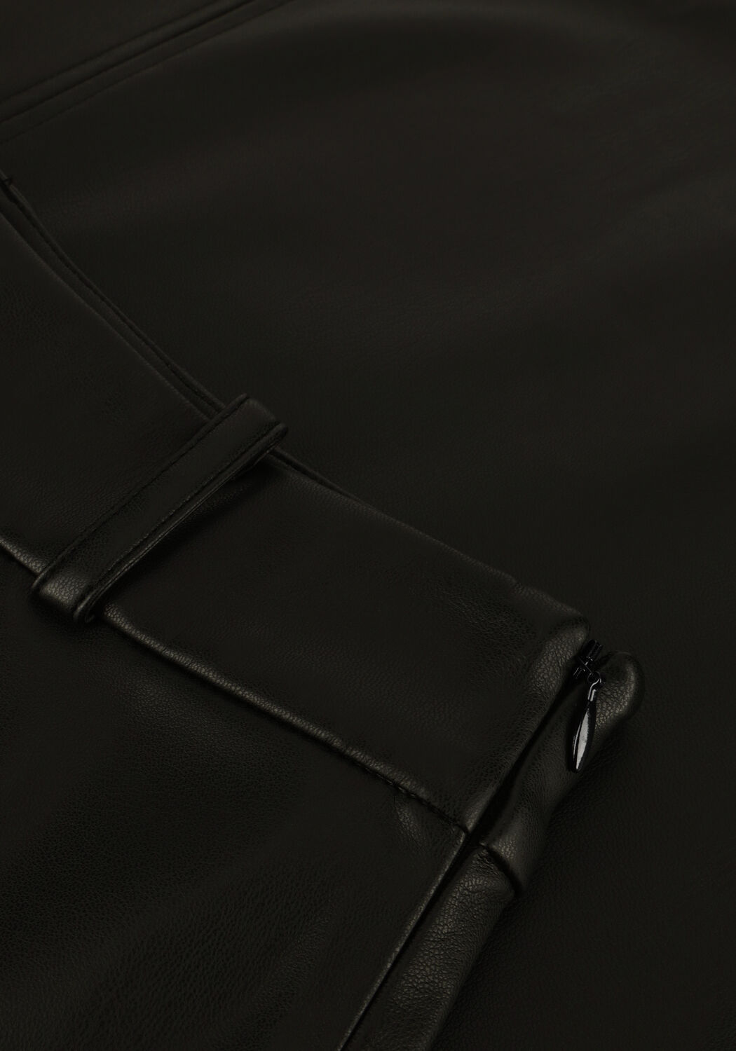 BRUUNS BAZAAR Jupe midi VEGANI IMMA SKIRT en noir - large