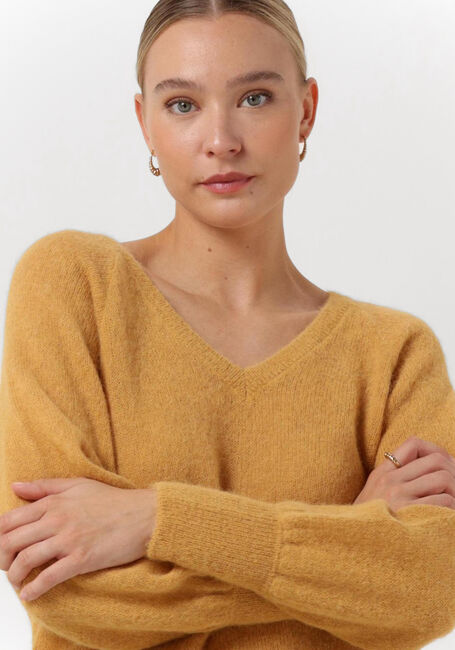 SUMMUM Pull V-NECK SWEATER FEATHER LIGHT ALPACA KNIT Ocre - large