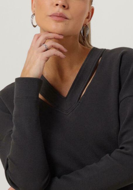 VANILIA Haut V-NECK CUTOUT TEXTURE TOP en gris - large
