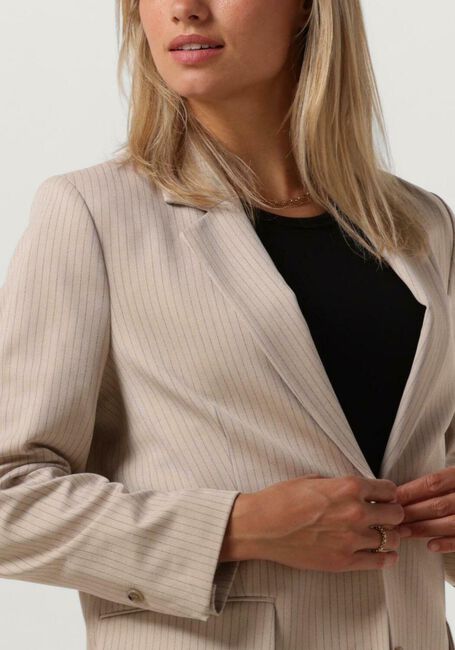 SELECTED FEMME Blazer SLFREJA LS RELAXED BLAZER en beige - large
