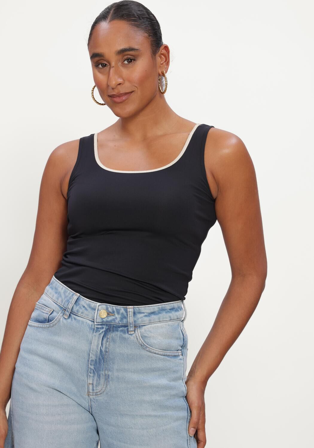 NUKUS JUBA SINGLET Hauts & T-shirts en noir - large