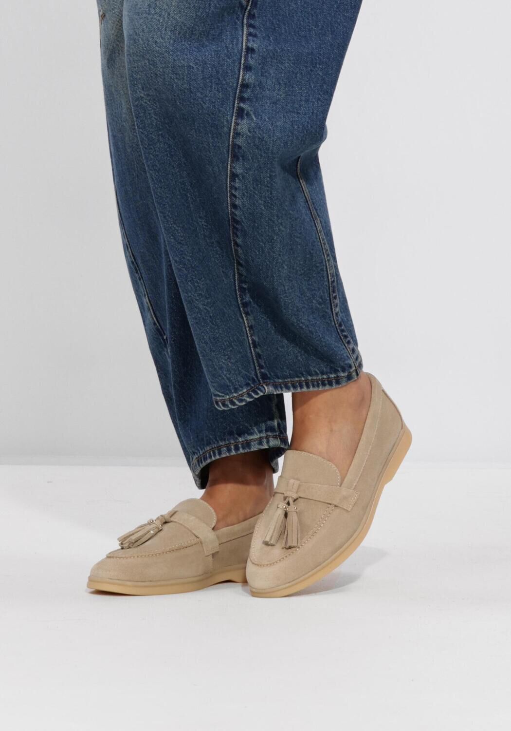 AYANA ZALAMA-32 Chaussures &agrave; enfiler en beige - large