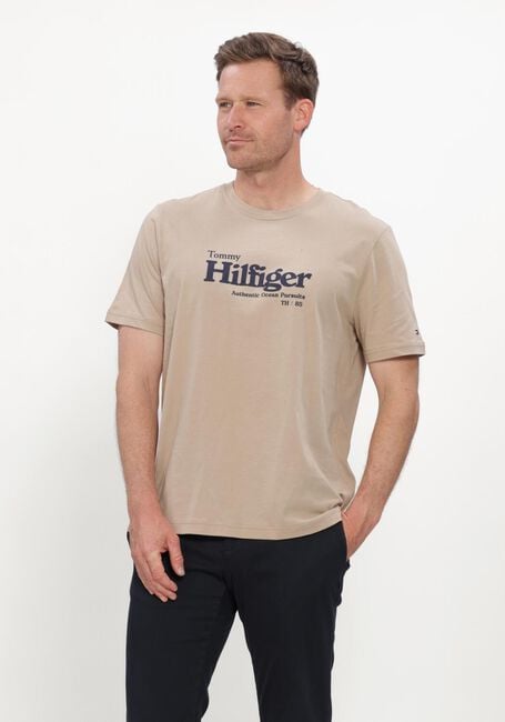 TOMMY HILFIGER T-shirt NAUTICAL CHEST GRAPHIC REG TEE en beige - large