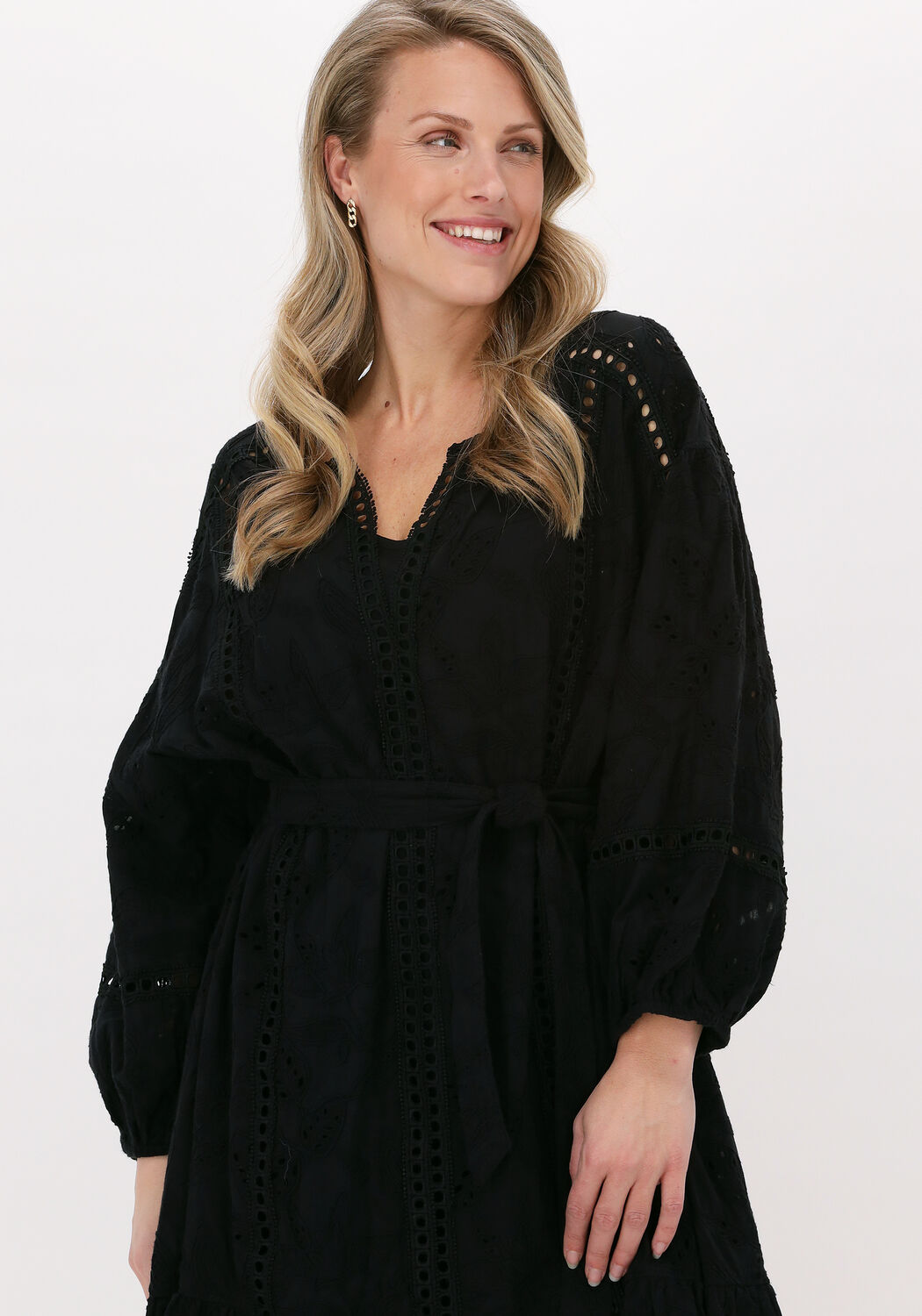 Zwarte DEVOTION Midi jurk SAMOTHRAKI Omoda