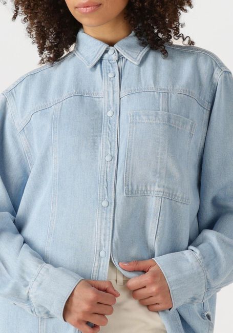 Lichtblauwe SECOND FEMALE  IRVIN DENIM SHIRT - large