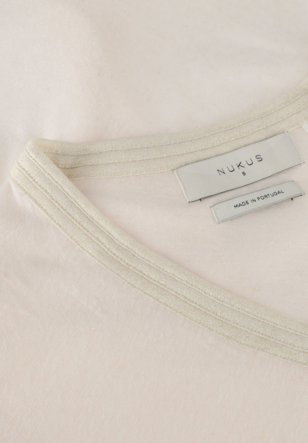 NUKUS T-shirt SECC TOP VNECK Sable - large