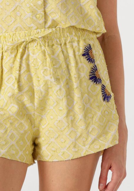 WILD Pantalon courte CLARA en jaune - large