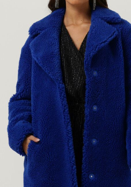 STAND STUDIO Manteau en fausse fourrure CAMILLE COCOON COAT 2020 en bleu - large