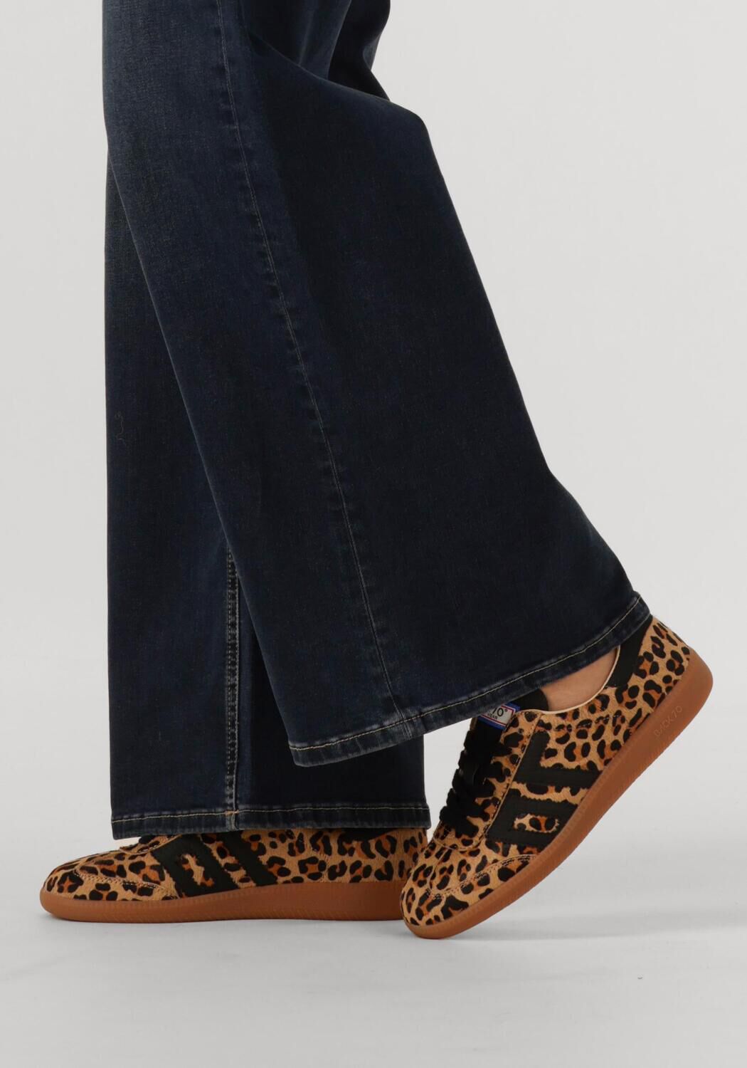 Bruine BACK70 Sneakers CLOUD - large