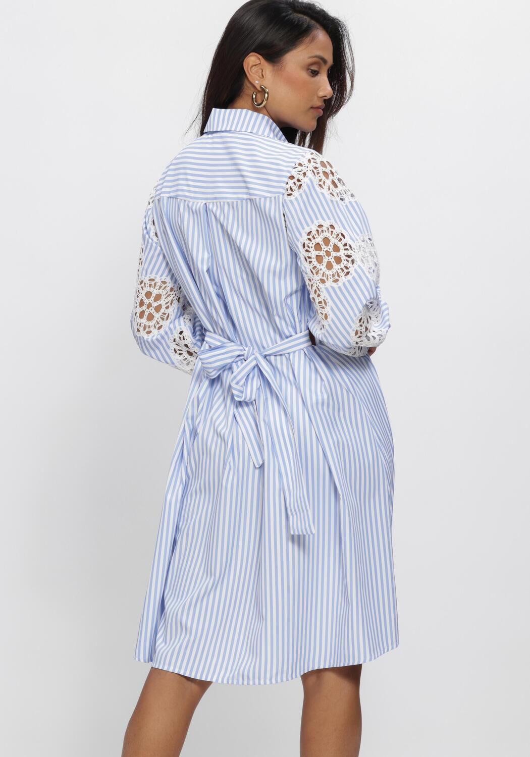 ANA ALCAZAR Robe midi 041781-3801 en bleu - large