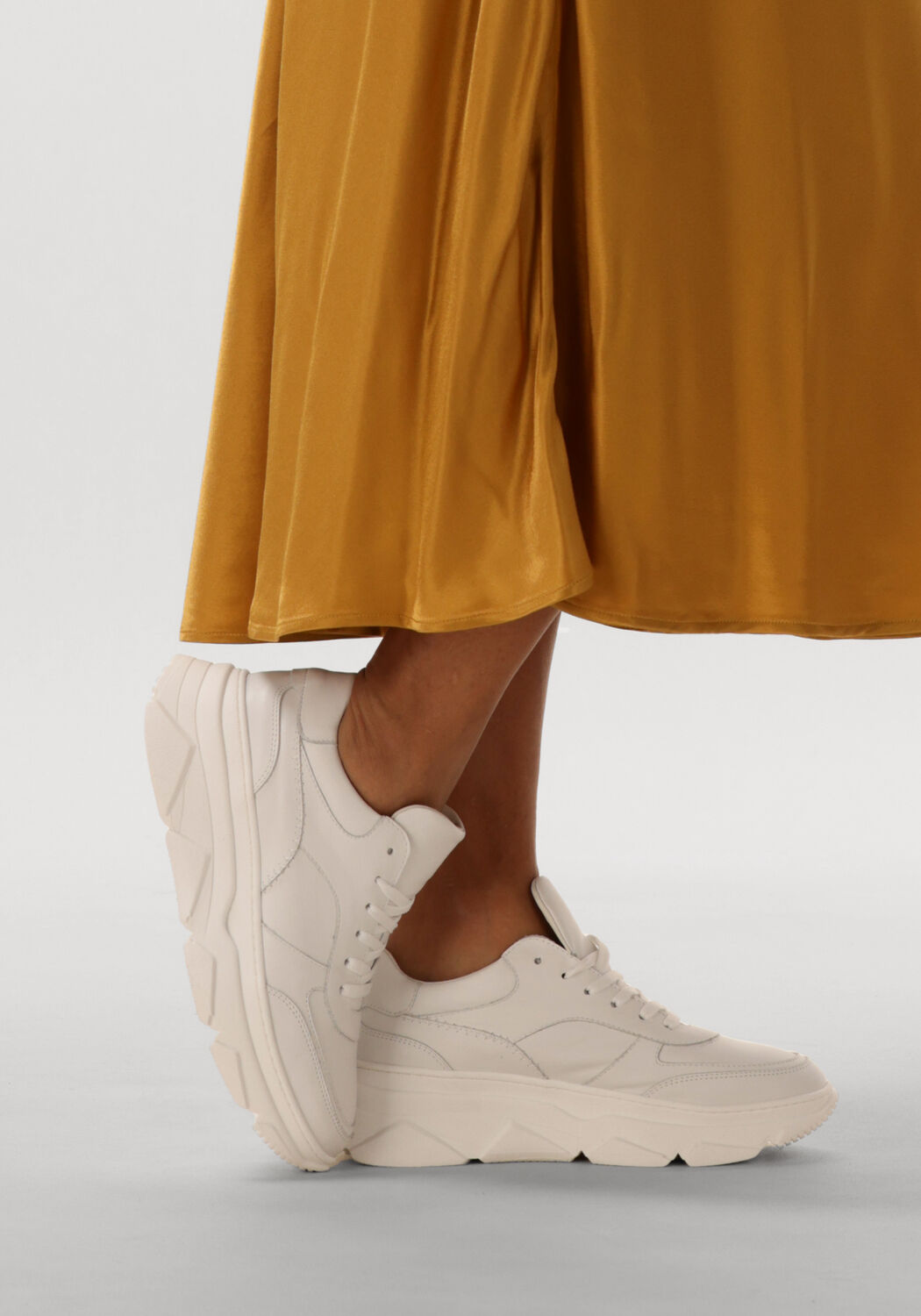 NOTRE-V Baskets basses 04-91 en blanc - large