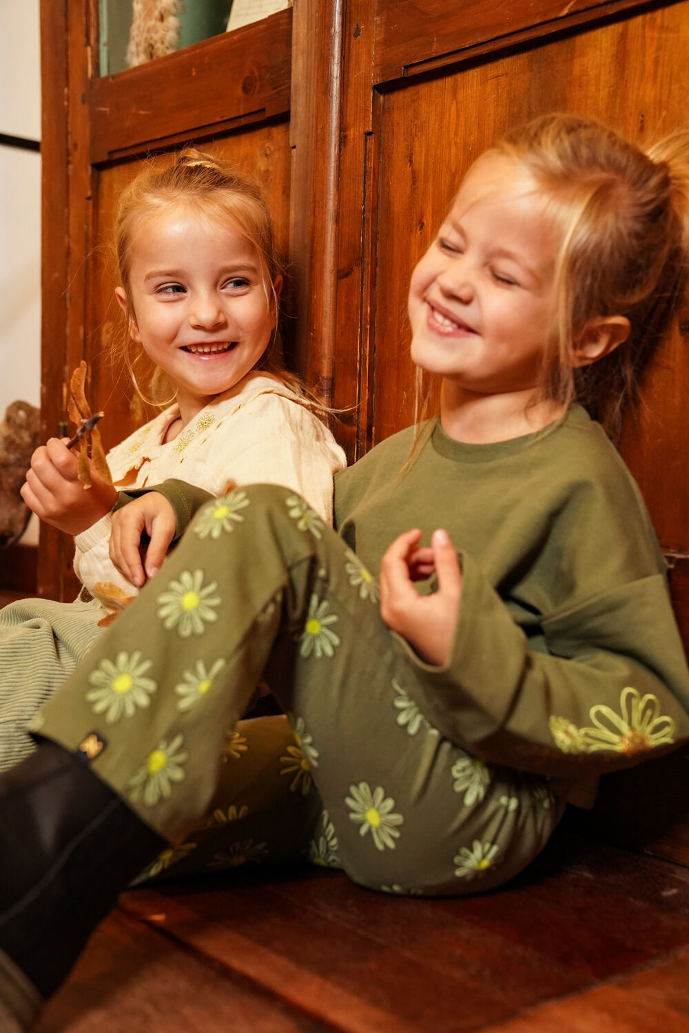 Khaki KOKO NOKO Flared broek O56962 - large