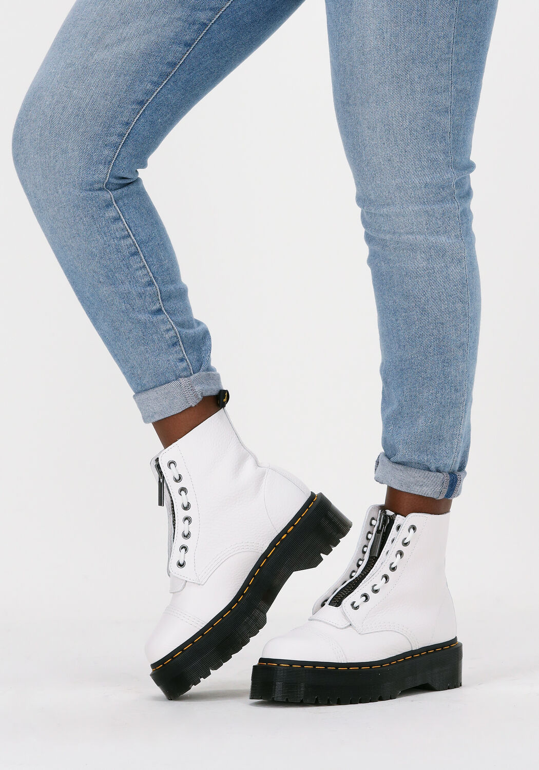 Witte DR MARTENS SINCLAIR Omoda