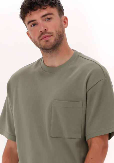 Olijf ANERKJENDT T-shirt AKHOLGER OLIVINE PIQUE - large