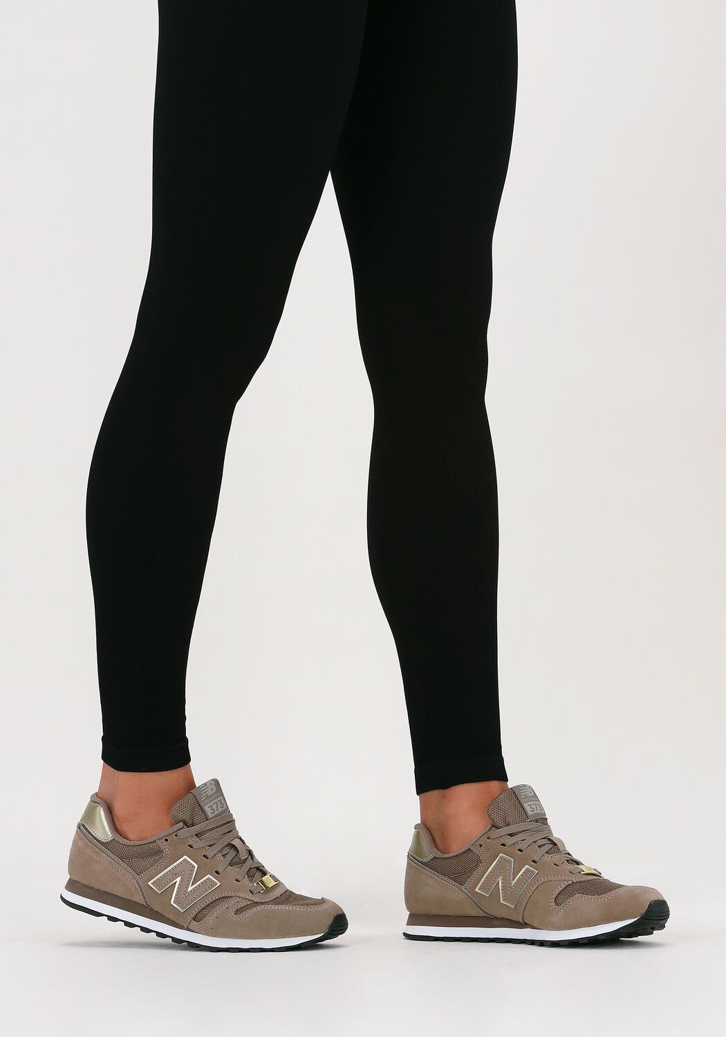Omoda new balance sale dames