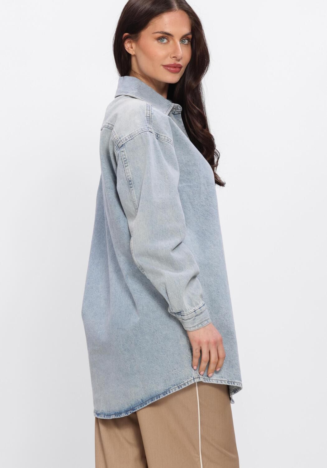 Lichtblauwe ALIX THE LABEL  LADIES WOVEN FLOWY DENIM OVERSIZED BLOUSE - large