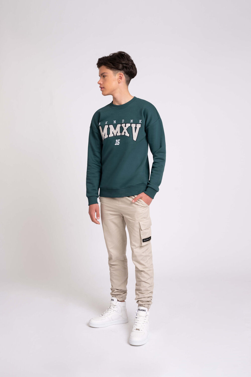 Nik en nik sweater 2025