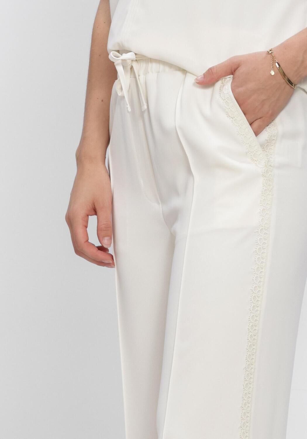 Creme EST'SEVEN Broeken/jumpsuits AZARI TROUSER LACE - large