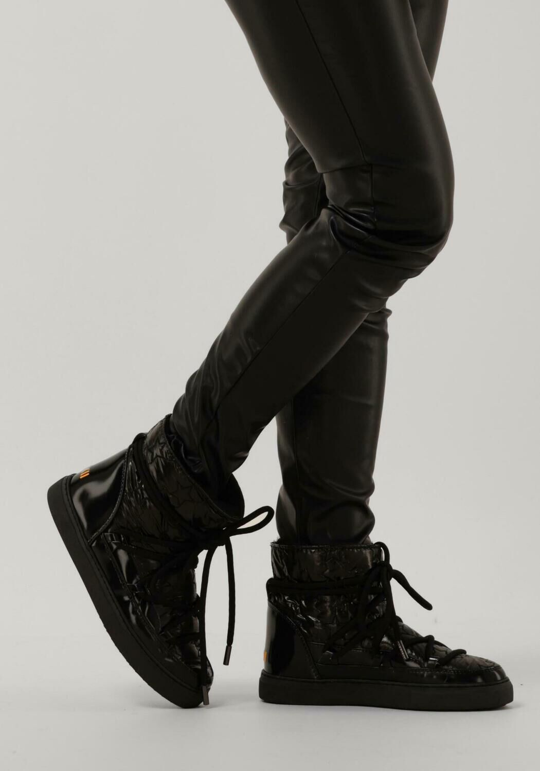 INUIKII Snowboots BOMBER STAR en noir - large