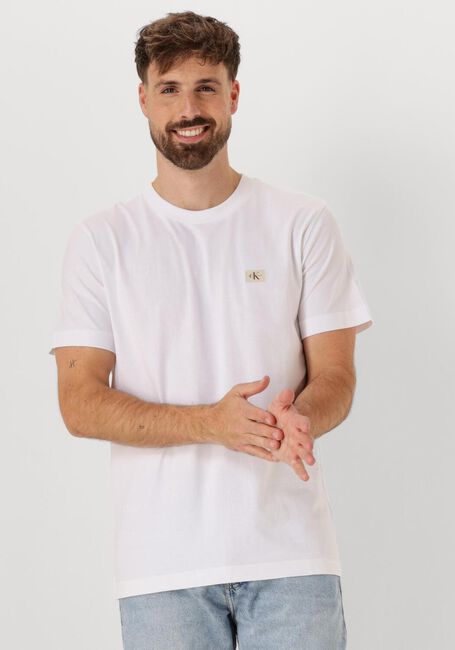 CALVIN KLEIN T-shirt WOVEN LABEL REGULAR TEE en blanc - large