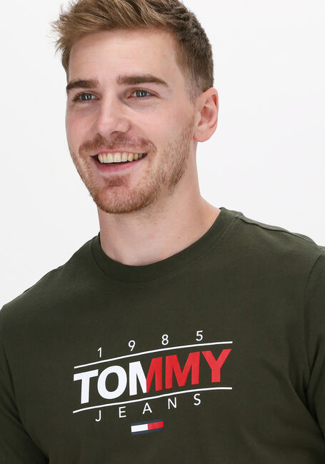 TOMMY JEANS T-shirt TJM ESSENTIAL GRAPHIC TEE Olive - large