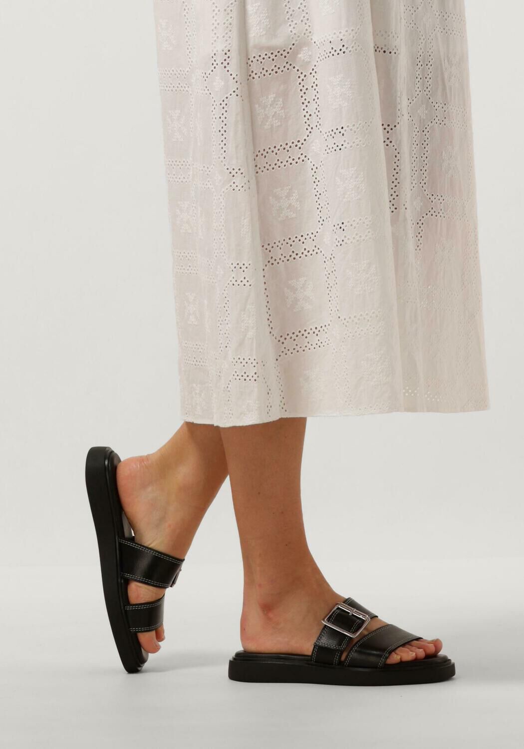 Zwarte VAGABOND SHOEMAKERS Slippers CONNIE - large