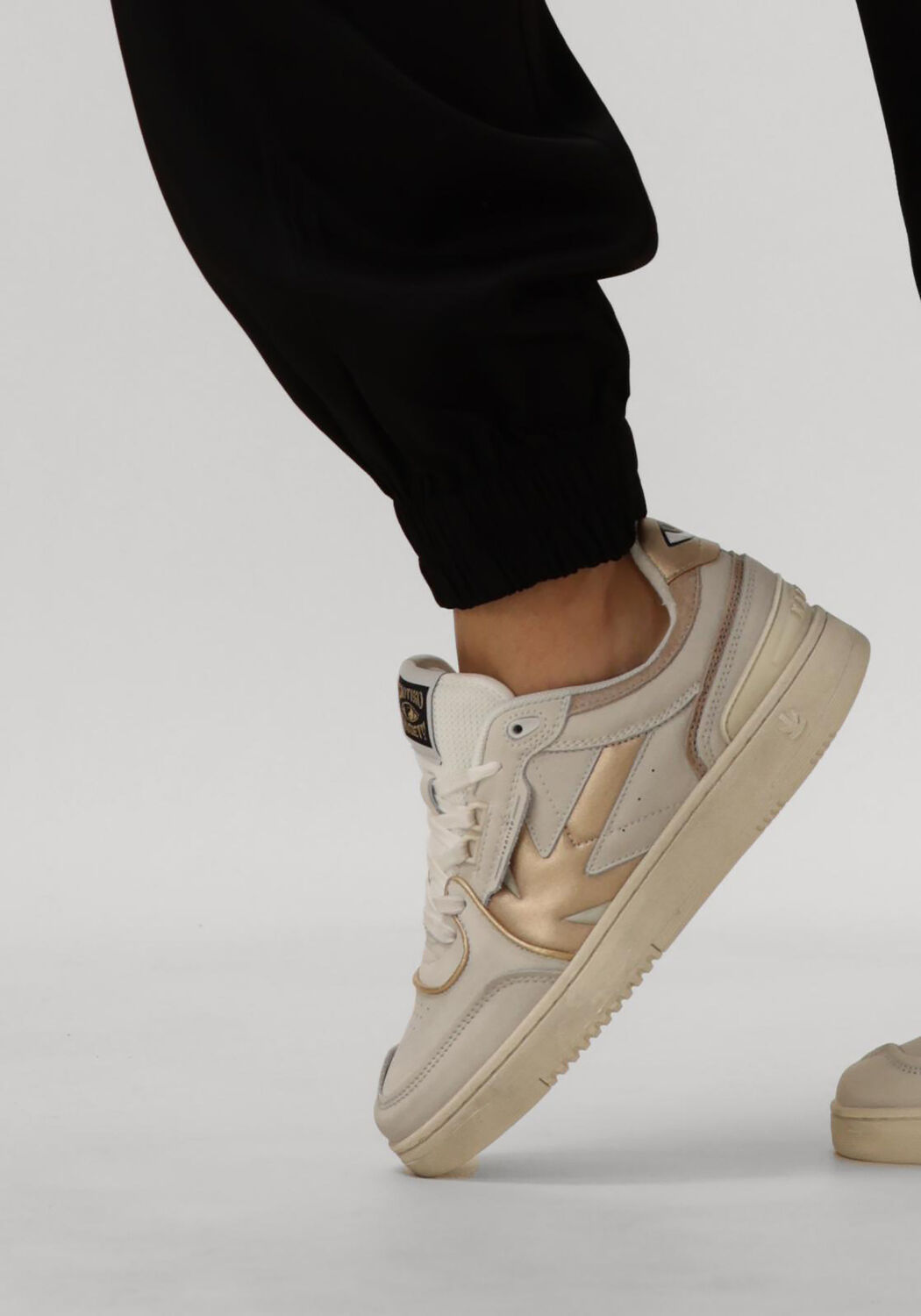 KAOTIKO Baskets basses BOSTON PIPING METAL en or - large