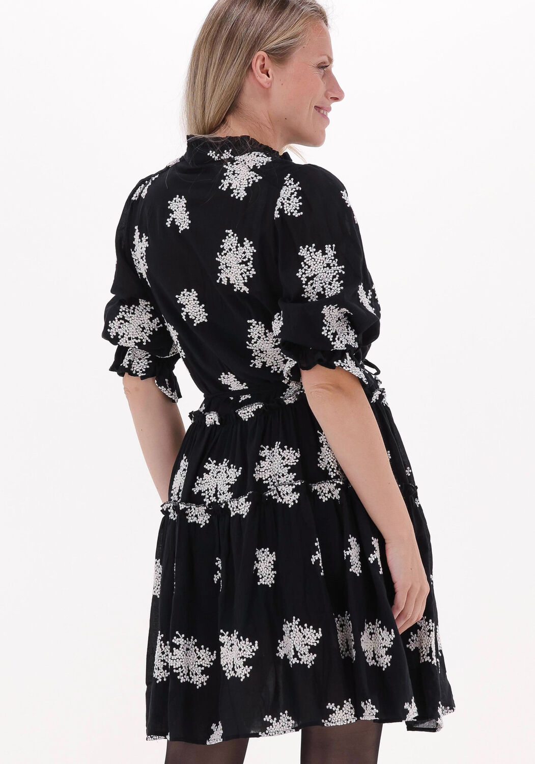 Robe blanche kamila 2025