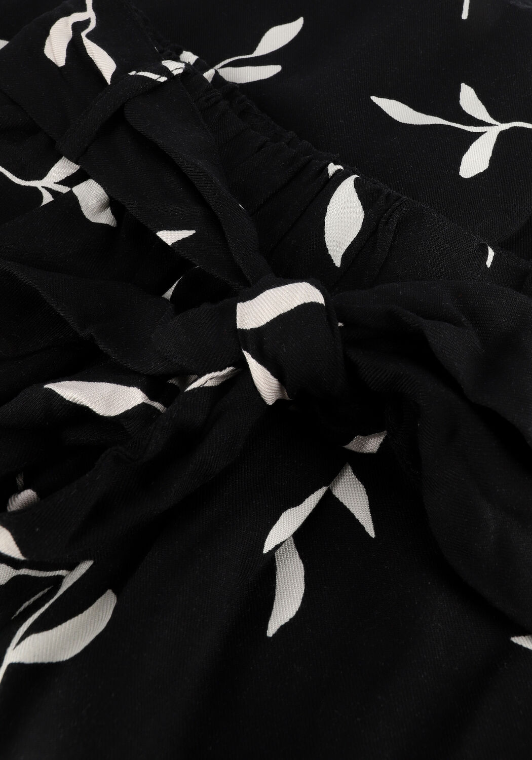 Zwarte SELECTED WOMEN Broeken/jumpsuits SLFILVA HW WIDE SHORTS - large