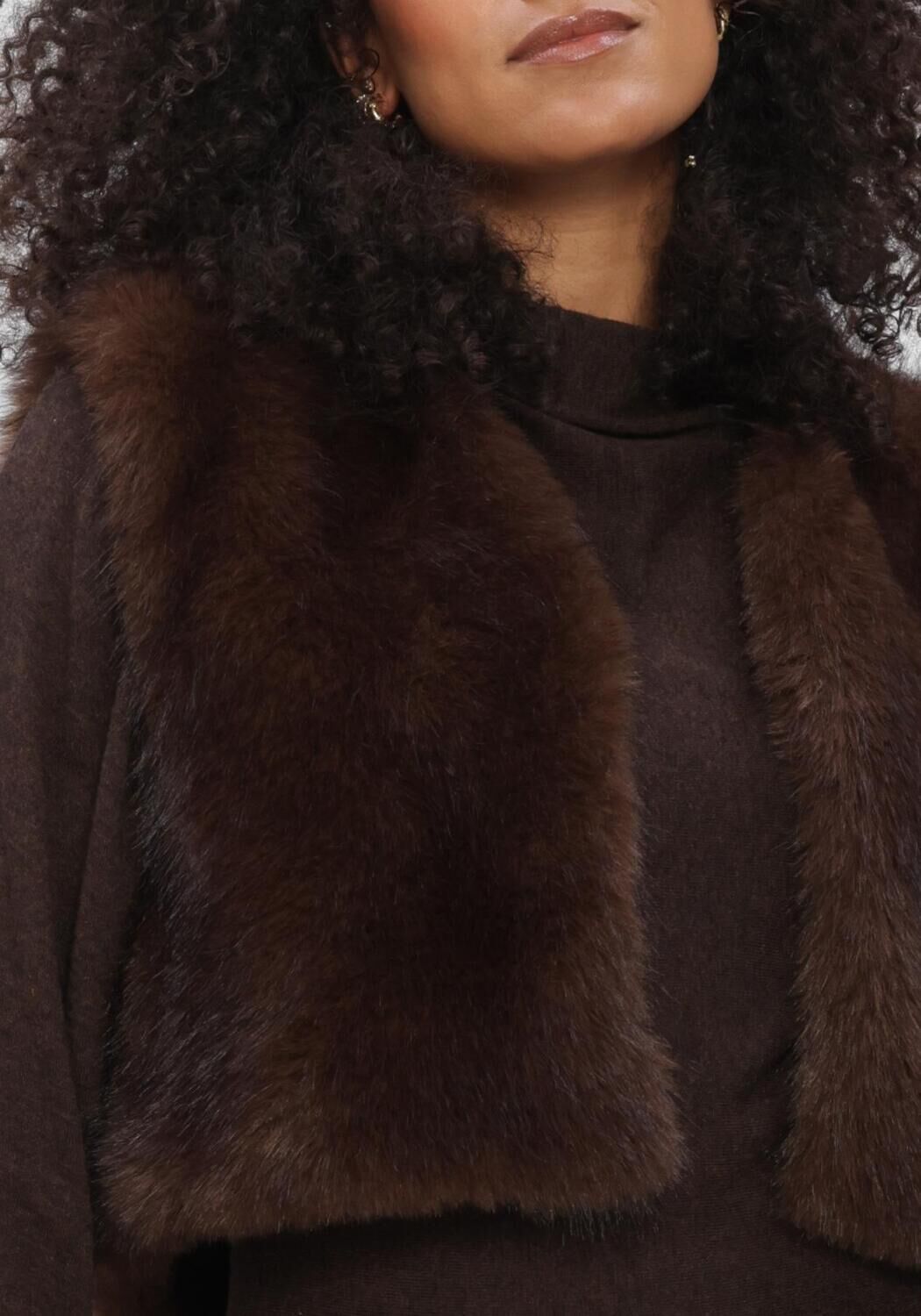 AIMEE THE LABEL ISLAW6 FAKE FUR WAISTCOAT Vestes en marron - large