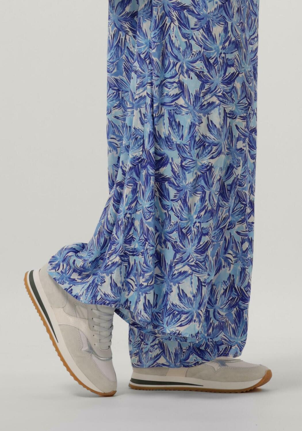 NOTRE-V Baskets basses 06-100 en blanc - large