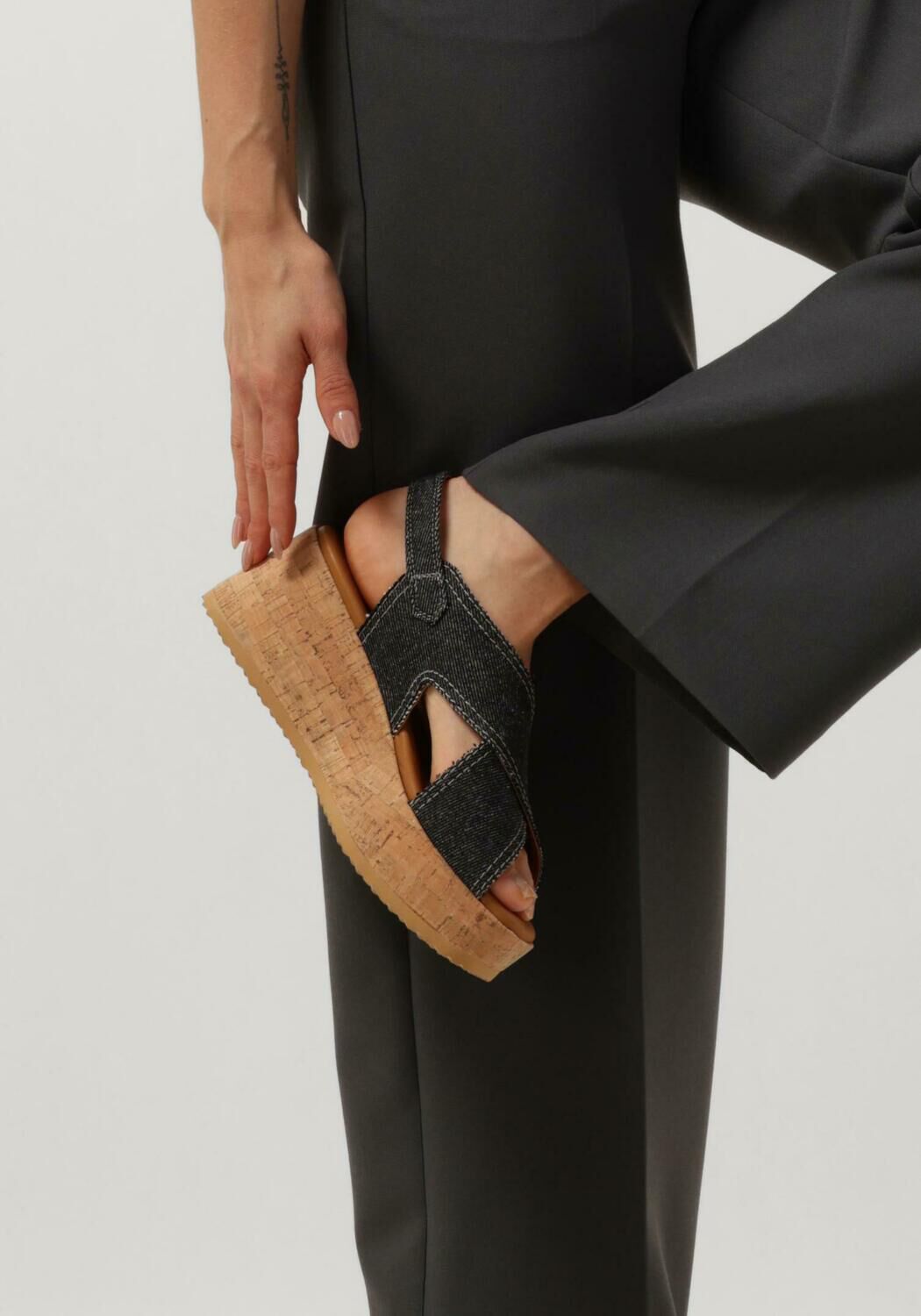 VIA VAI Sandales &agrave; talons SISSEL CAPRI en noir - large