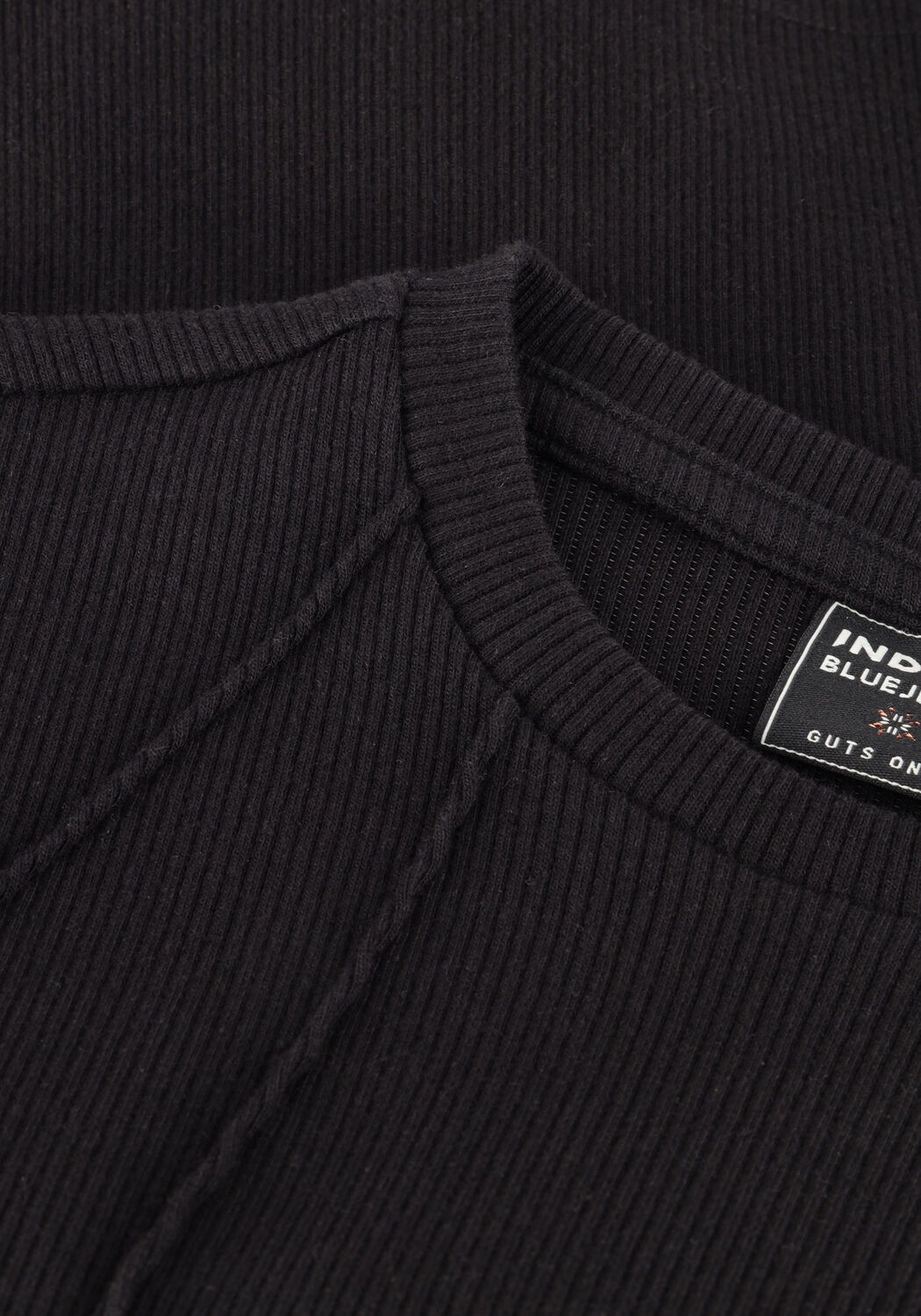 INDIAN BLUE JEANS Haut LONGSLEEVE SPORT en noir - large