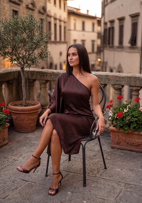 MY ESSENTIAL WARDROBE Robe midi MWESTELLE ASYMMETRIC DRESS en marron - large