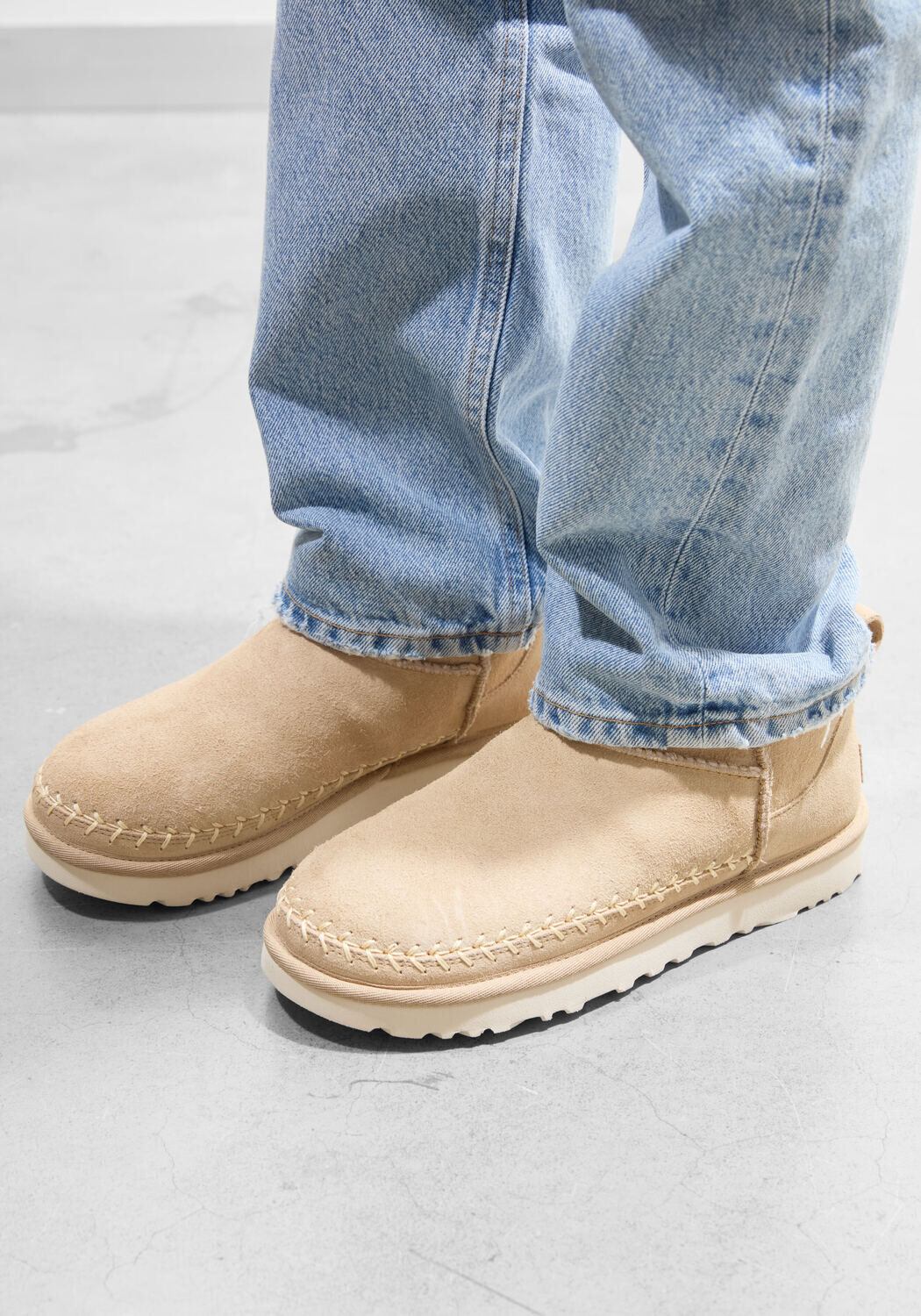 Beige UGG  W CLASSIC ULTRA MINI BIARRITZ - medium