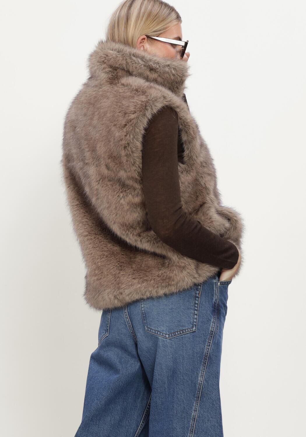 Bruine OBJECT Gilet OBJISALA S/L LO HAIRY WAISTCOAT - large