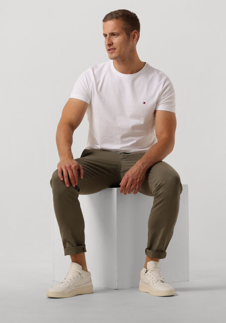 TOMMY HILFIGER T-shirt CORE STRETCH SLIM C-NECK en blanc - large