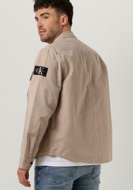 CALVIN KLEIN Surchemise MINERAL DYE UTILITY OVERSHIRT en beige - large