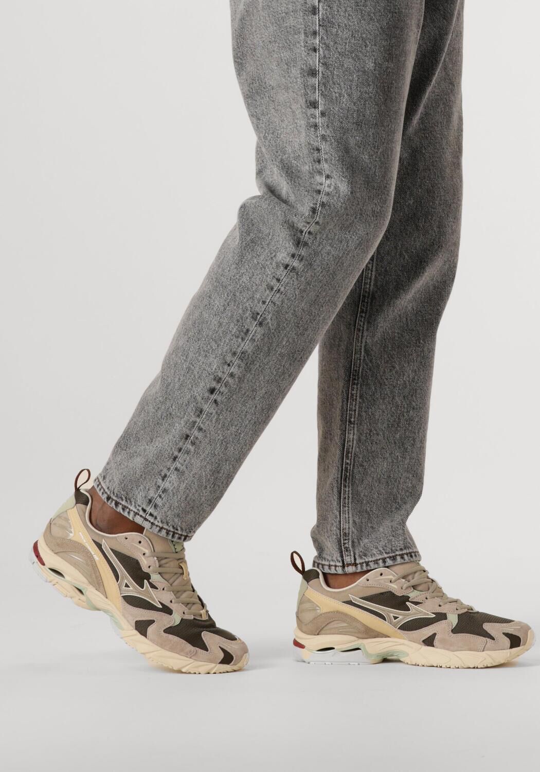 Beige MIZUNO Sneakers WAVE RIDER 10 PREMIUM HEREN - large
