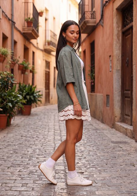 EDITED Mini-jupe QUELLA SKIRT en blanc - large