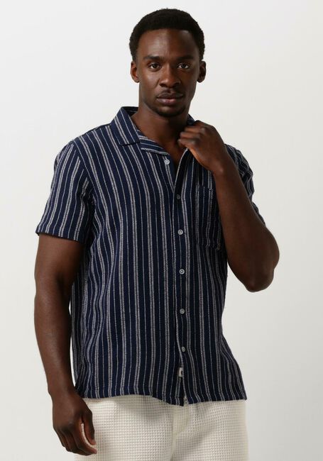 ANERKJENDT Chemise décontracté AKLEO S/S DOBBY SHIRT Bleu foncé - large