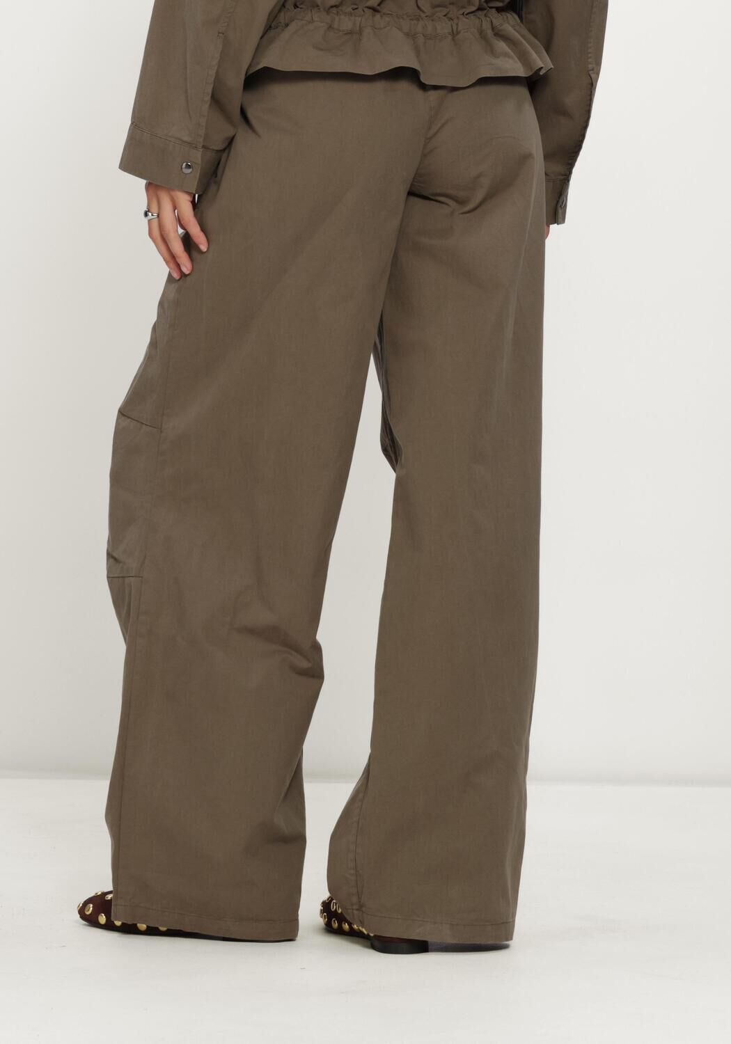 Olijf MODSTR&Ouml;M Wijde broek URANIAMD PANTS - large